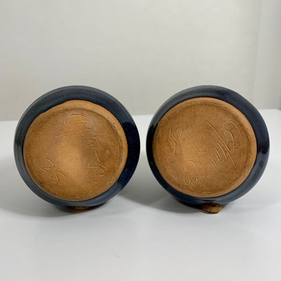 1983 Handcrafted Blue Ceramic Salt & Pepper Shaker Set Ribbed Design MCM Signed - Picture 8 of 9